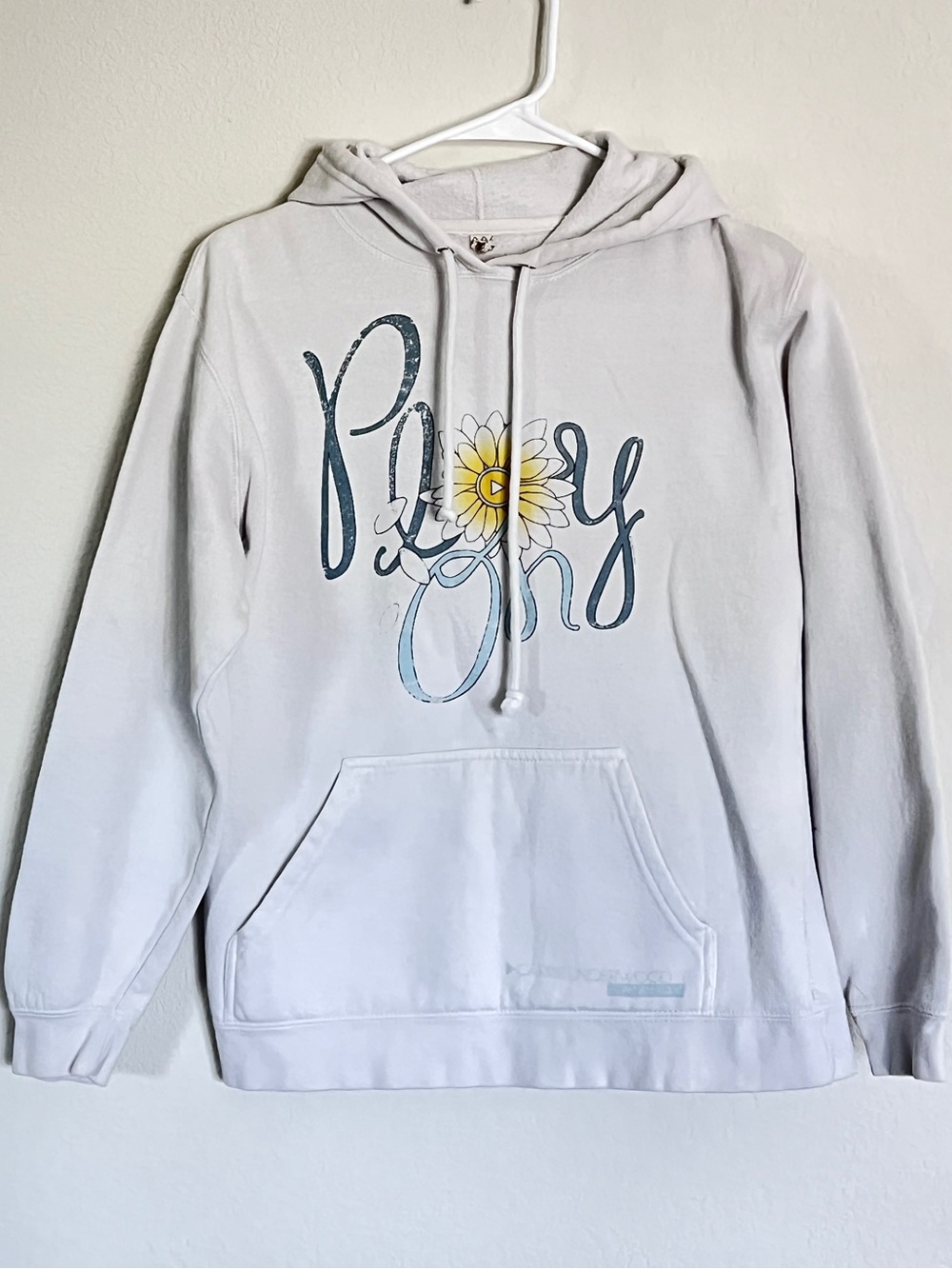 Carrie Underwood Play On Concert Tour White Ladies Hoodie, Size Small